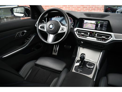 BMW 3 Serie Touring 330e M-Sport Pano Trekhaak Harman/K 19inch Camera ActivLease financial lease