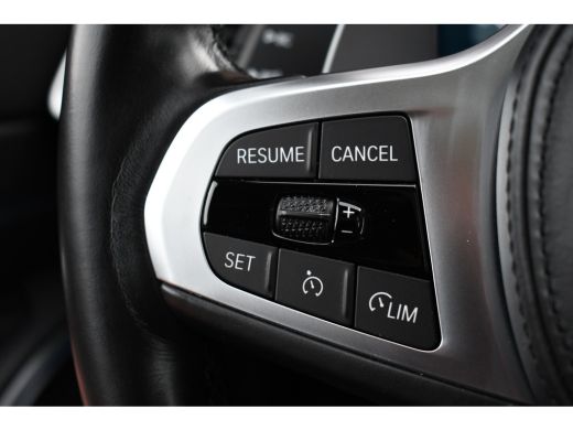 BMW 3 Serie Touring 330e M-Sport Pano Trekhaak Harman/K 19inch Camera ActivLease financial lease