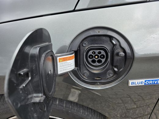 Hyundai IONIQ 1.6 GDi PHEV Premium | Stoelgeheugen | Stoelkoeling en verwarming | Stoelverwarming achter | Stuu... ActivLease financial lease