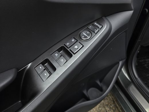 Hyundai IONIQ 1.6 GDi PHEV Premium | Stoelgeheugen | Stoelkoeling en verwarming | Stoelverwarming achter | Stuu... ActivLease financial lease