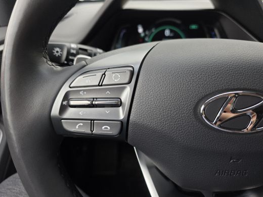 Hyundai IONIQ 1.6 GDi PHEV Premium | Stoelgeheugen | Stoelkoeling en verwarming | Stoelverwarming achter | Stuu... ActivLease financial lease