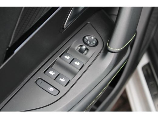Peugeot 2008 1.2 PureTech GT-Line | Automaat | Navigatie | Camera | 18 Inch LMV | 1e Eigenaar | 27.500km | ActivLease financial lease