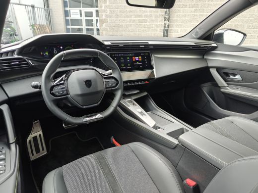 Peugeot 308 SW 1.2 Hybrid 145 e-DCS6 GT | Achteruitrijcamera | Cruise control adaptief met Stop&Go | Navigati... ActivLease financial lease