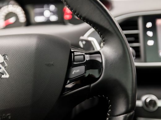 Peugeot 308 SW 1.2 PureTech Sport Automaat (PANORAMADAK, APPLE CARPLAY, GROOT. NAVI, 360 CAMERA, SPORTSTOELEN... ActivLease financial lease