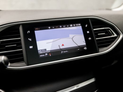 Peugeot 308 SW 1.2 PureTech Sport Automaat (PANORAMADAK, APPLE CARPLAY, GROOT. NAVI, 360 CAMERA, SPORTSTOELEN... ActivLease financial lease