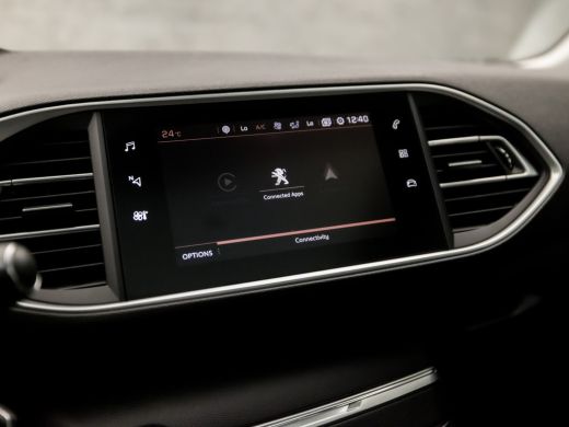 Peugeot 308 SW 1.2 PureTech Sport Automaat (PANORAMADAK, APPLE CARPLAY, GROOT. NAVI, 360 CAMERA, SPORTSTOELEN... ActivLease financial lease