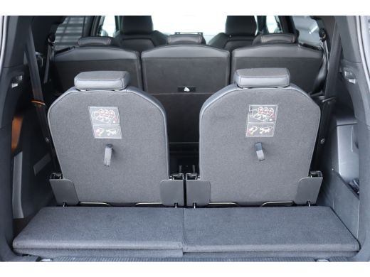 Peugeot 5008 1.2 PURETECH 130PK GT PACK AUTOMAAT / NAVI / CLIMA / PDC / 19" LMV / CAMERA / KEYLESS / FULL-LED ... ActivLease financial lease