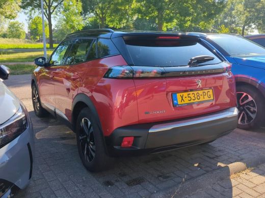 Peugeot e-2008 EV GT 50 kWh | Navi | Clima | Adaptive Cruise | Schuifkantel/dak | Stoelverwarming | ActivLease financial lease