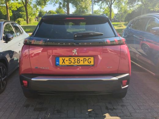 Peugeot e-2008 EV GT 50 kWh | Navi | Clima | Adaptive Cruise | Schuifkantel/dak | Stoelverwarming | ActivLease financial lease