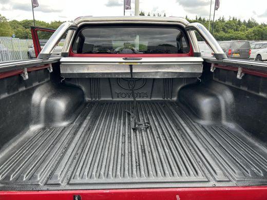 Toyota Hilux 2.4 D-4D Double Cab Professional Automaat Toyota HiLux 2.4 D-4D Double Cab Invincible Automaat ActivLease financial lease