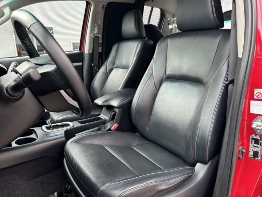 Toyota Hilux 2.4 D-4D Double Cab Professional Automaat Toyota HiLux 2.4 D-4D Double Cab Invincible Automaat ActivLease financial lease