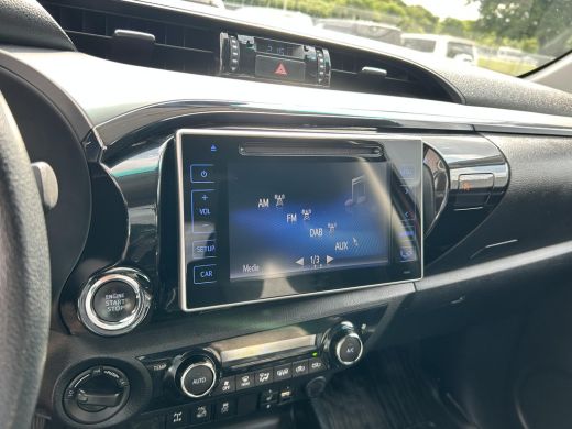 Toyota Hilux 2.4 D-4D Double Cab Professional Automaat Toyota HiLux 2.4 D-4D Double Cab Invincible Automaat ActivLease financial lease