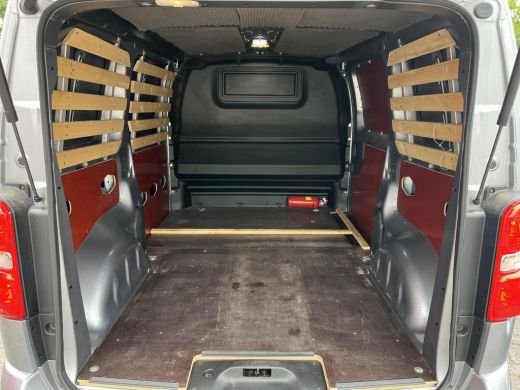 Toyota ProAce 2.0 D-4D Black Line | Automaat | Navigatie | Licht metalen velgen | Bluetooth | ActivLease financial lease