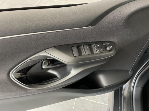 Toyota Yaris 1.5 Hybrid 115 Dynamic ActivLease financial lease