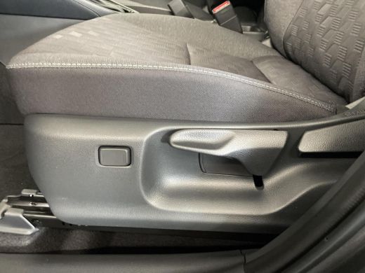 Toyota Yaris 1.5 Hybrid 115 Dynamic ActivLease financial lease