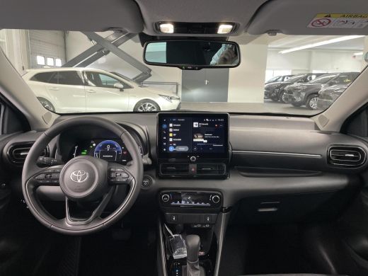 Toyota Yaris 1.5 Hybrid 115 Dynamic ActivLease financial lease