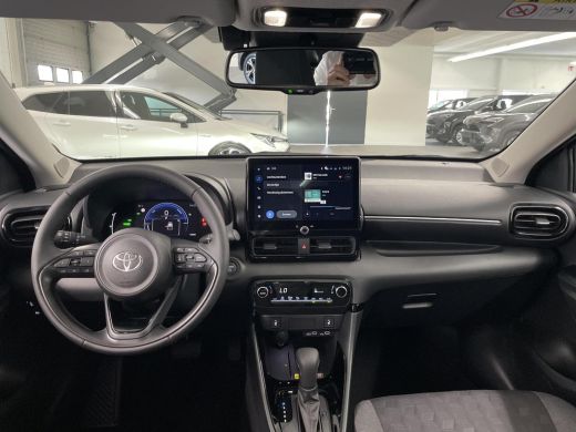 Toyota Yaris 1.5 Hybrid 115 Dynamic ActivLease financial lease