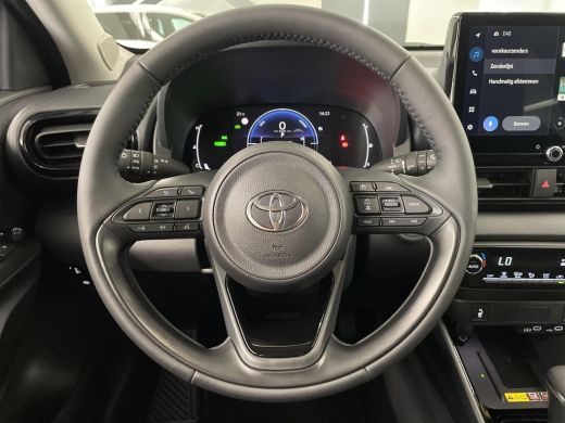 Toyota Yaris 1.5 Hybrid 115 Dynamic ActivLease financial lease