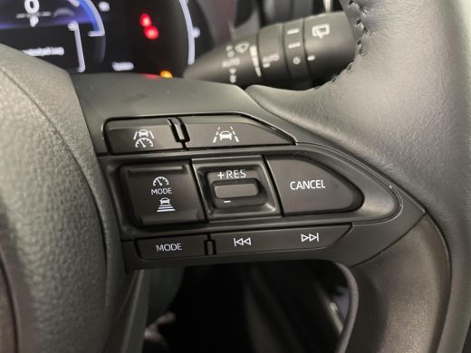Toyota Yaris 1.5 Hybrid 115 Dynamic ActivLease financial lease