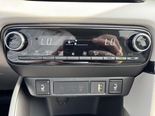 Toyota Yaris 1.5 Hybrid Executive ActivLease financial lease