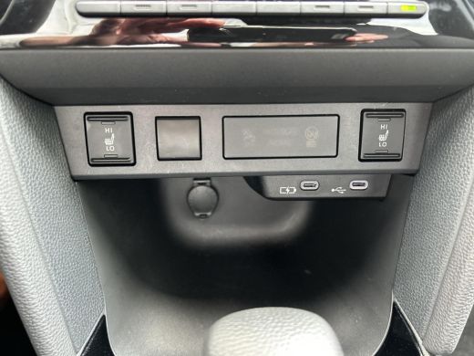 Toyota Yaris Cross 1.5 Hybrid 115 First Edition Stoelverwarming | Stuurverwarming ActivLease financial lease