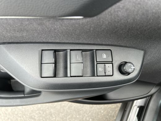 Toyota Yaris Cross 1.5 Hybrid 115 First Edition Stoelverwarming | Stuurverwarming ActivLease financial lease