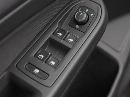 Volkswagen Golf 1.5 eTSi 150 Pk Automaat Style | Adaptive Cruise | CarPlay | Navigatie | Bluetooth | Parkeersenso... ActivLease financial lease