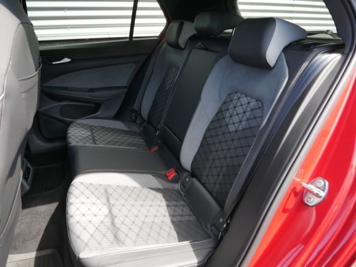 Volkswagen Golf 1.5 eTSI R-Line ActivLease financial lease