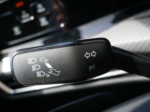 Volkswagen Golf 1.5 eTSI R-Line ActivLease financial lease