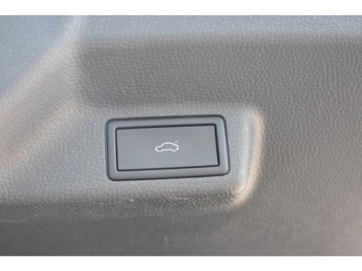 Volkswagen ID. Buzz 1st 77kWh | TREKHAAK | NAVIGATIE | 2X ELEKTR. SCHUIFDEUR | ELEKTR. A. KLEP ActivLease financial lease
