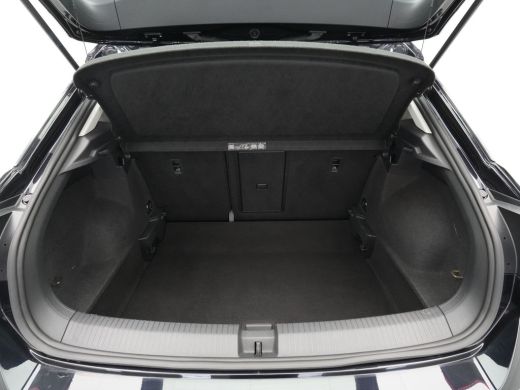 Volkswagen T-Roc 1.5 TSI 150pk DSG Sport Navigatie ACC Camera Executive 213 ActivLease financial lease