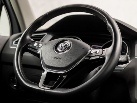Volkswagen Tiguan 1.5 TSI ACT Sportline Business 150Pk Automaat (PANORAMADAK, APPLE CARPLAY, GROOT NAVI, LED KOPLAM... ActivLease financial lease