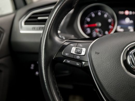 Volkswagen Tiguan 1.5 TSI ACT Sportline Business 150Pk Automaat (PANORAMADAK, APPLE CARPLAY, GROOT NAVI, LED KOPLAM... ActivLease financial lease