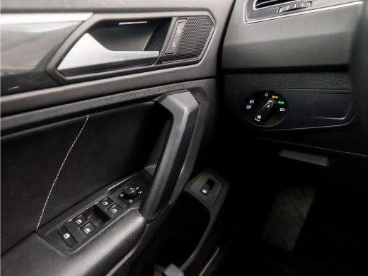 Volkswagen Tiguan 1.5 TSI ACT Sportline Business 150Pk Automaat (PANORAMADAK, APPLE CARPLAY, GROOT NAVI, LED KOPLAM... ActivLease financial lease