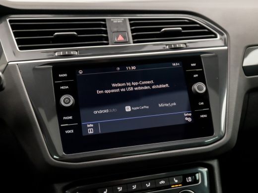 Volkswagen Tiguan 1.5 TSI ACT Sportline Business 150Pk Automaat (PANORAMADAK, APPLE CARPLAY, GROOT NAVI, LED KOPLAM... ActivLease financial lease