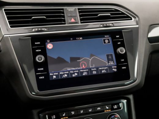 Volkswagen Tiguan 1.5 TSI ACT Sportline Business 150Pk Automaat (PANORAMADAK, APPLE CARPLAY, GROOT NAVI, LED KOPLAM... ActivLease financial lease