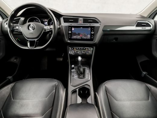Volkswagen Tiguan 1.5 TSI ACT Sportline Business 150Pk Automaat (PANORAMADAK, APPLE CARPLAY, GROOT NAVI, LED KOPLAM... ActivLease financial lease