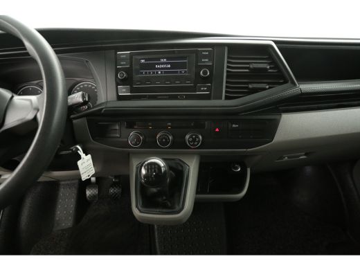 Volkswagen Transporter 2.0 TDI L1H1 140PK Airco 3 Persoons Imperiaal Elektrpakket Trekhaak ActivLease financial lease