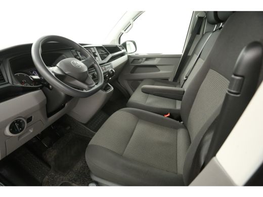 Volkswagen Transporter 2.0 TDI L1H1 140PK Airco 3 Persoons Imperiaal Elektrpakket Trekhaak ActivLease financial lease