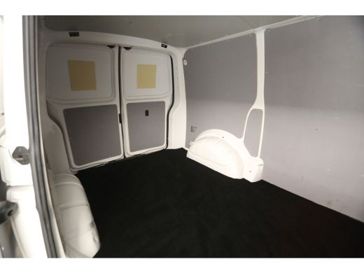 Volkswagen Transporter 2.0 TDI L1H1 140PK Airco 3 Persoons Imperiaal Elektrpakket Trekhaak ActivLease financial lease