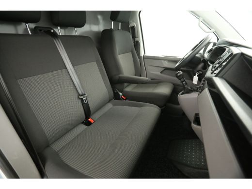 Volkswagen Transporter 2.0 TDI L1H1 140PK Airco 3 Persoons Imperiaal Elektrpakket Trekhaak ActivLease financial lease