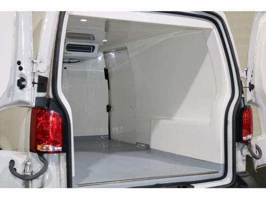 Volkswagen Transporter 2.0 TDI L2 H1 Koelwagen 0 Graden koeling Airco Sidebars ActivLease financial lease