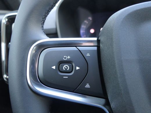 Volvo  EX40 Single Motor Extended Range Ultra Black Ed. 82 kWh | Pixel LED | Panoramadak | 360 Camera | Stoel... ActivLease financial lease