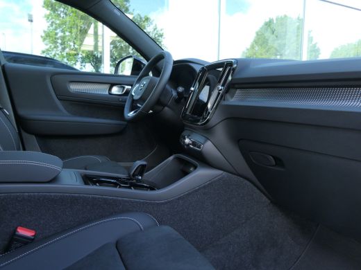 Volvo  EX40 Single Motor Extended Range Ultra Black Ed. 82 kWh | Pixel LED | Panoramadak | 360 Camera | Stoel... ActivLease financial lease