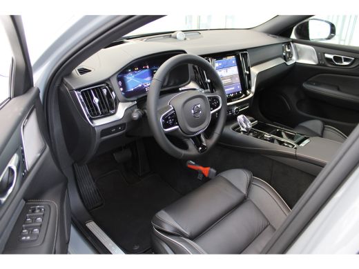 Volvo  V60 HEICO T6 350PK Ultimate Dark | Full Option |  B&W Audio | 360 Camera | 20'' Polestar Velgen ActivLease financial lease