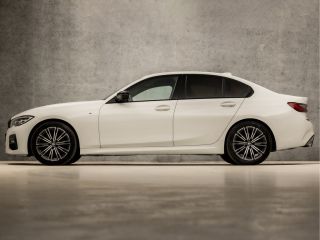 BMW 3 Serie 320i M Sport 184Pk Automaat (APPLE CARPLAY, M PAKKET, GROOT NAVI, SFEERVERLICHTING, LEDER/ACANTAR...
