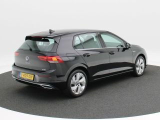 Volkswagen Golf 1.5 eTSi 150 Pk Automaat Style | Adaptive Cruise | CarPlay | Navigatie | Bluetooth | Parkeersenso...