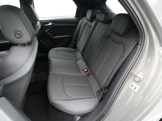 Audi A1 Sportback 25 TFSI 95pk S-tronic S-line 17" lm LED Navigatie via App Leer/stof 100 ActivLease financial lease