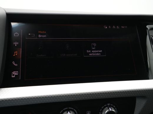 Audi A1 Sportback 25 TFSI 95pk S-tronic S-line 17" lm LED Navigatie via App Leer/stof 100 ActivLease financial lease