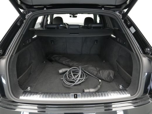 Audi e-tron e-tron 55 quattro 361pk advanced S-Line 95 kWh Navigatie Camera Stoelverwarming Side assist B&O 6 ActivLease financial lease